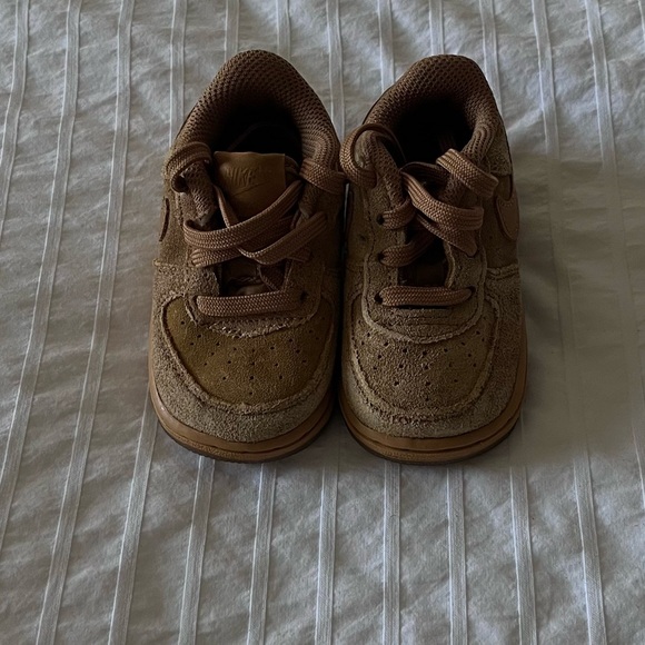 Nike Tan Suede Infant Sneakers - Picture 1 of 4